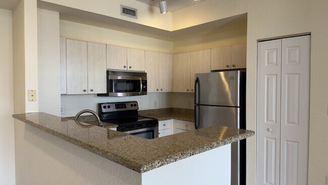 Building Photo - 1801 N Flagler Dr