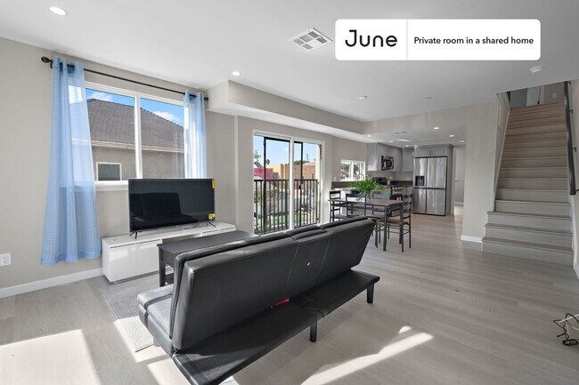 Foto del edificio - Room in Shared 5 bed/5 bath home in Boyle Heights