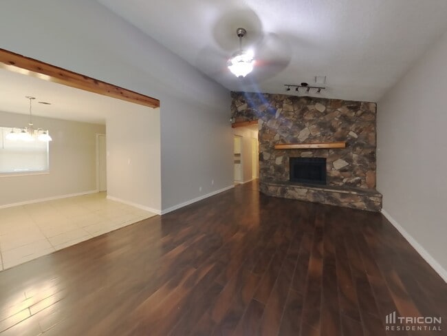 Building Photo - 930 Liberty Dr