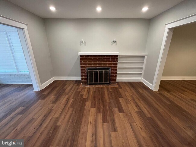 Building Photo - 608 Radnor Ave
