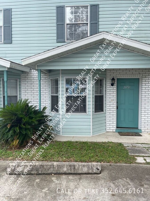 Foto principal - Charming 2 BR 1.5 Bath available in Dunnellon