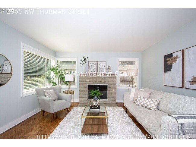 Foto del edificio - Completely Remodeled Modern Mid-Century Wi...