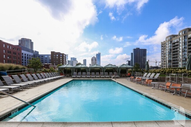 Foto del edificio - 601 N State St