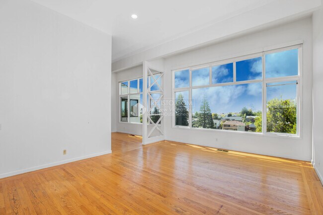 Building Photo - 6150 Harbord Dr