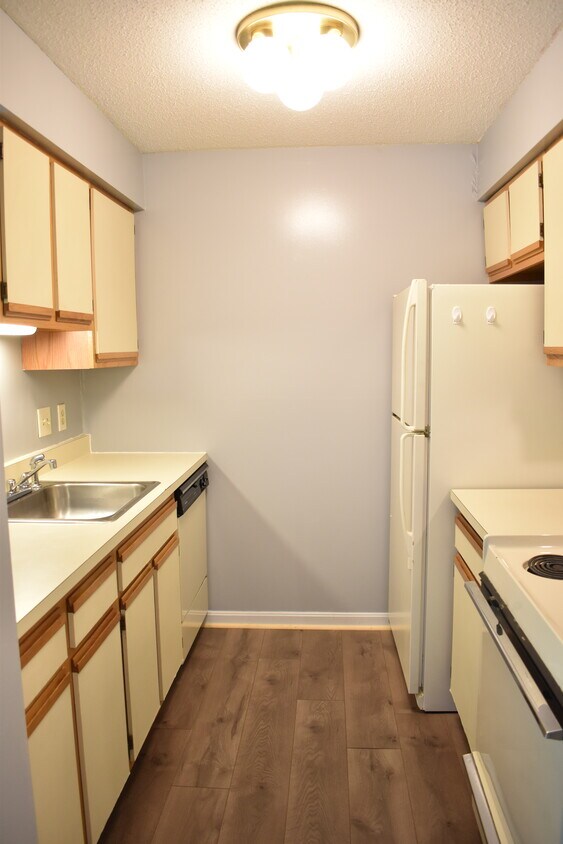 Kitchen - NOW w/SS appliances - 26 Somerset