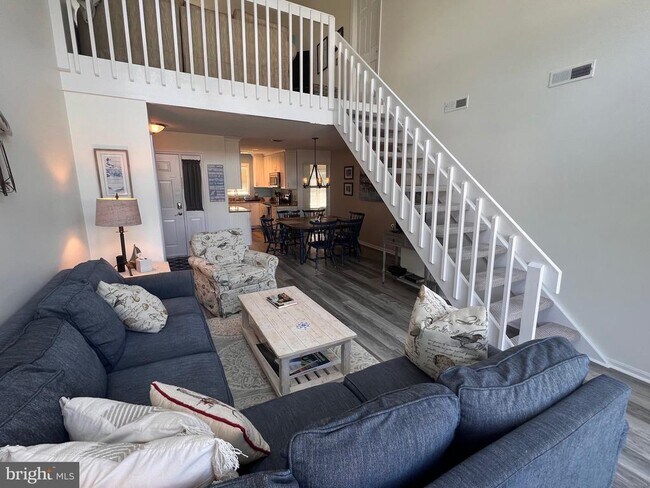 Building Photo - 1 Bayview Rd