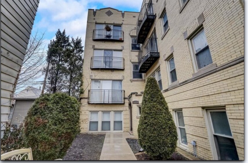 Primary Photo - 2834 N Dawson Ave