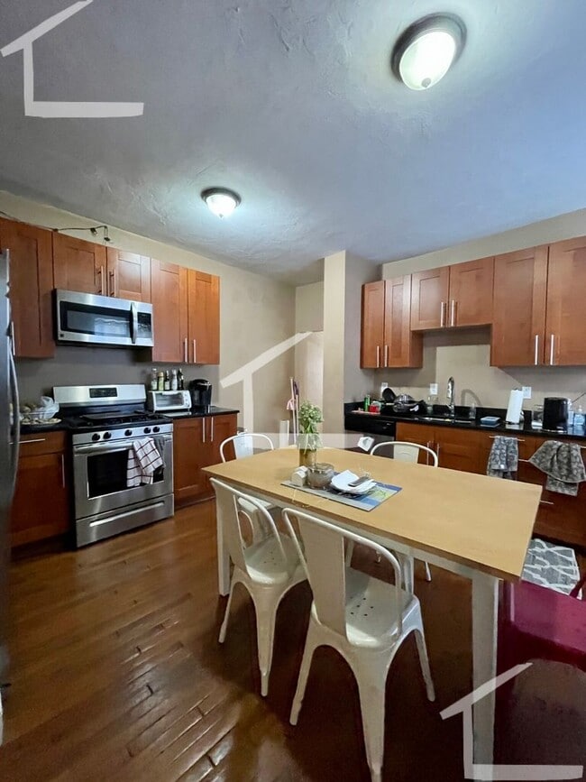 Photo - 9/1 Renovated 5BR/2BA near BU, Packard's Corner, Harvard Ave House
