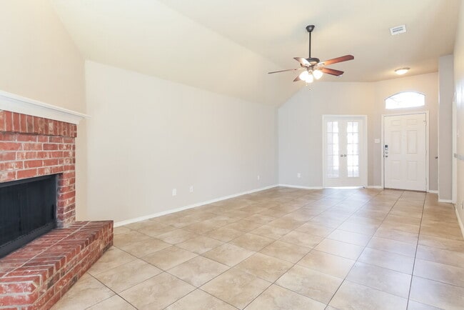 Building Photo - 133 Pinion Ln