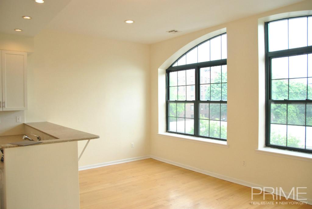 Primary Photo - 324 Myrtle Ave