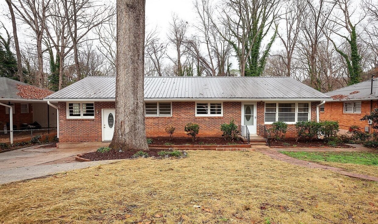 Primary Photo - 566 Woodland Hills Dr