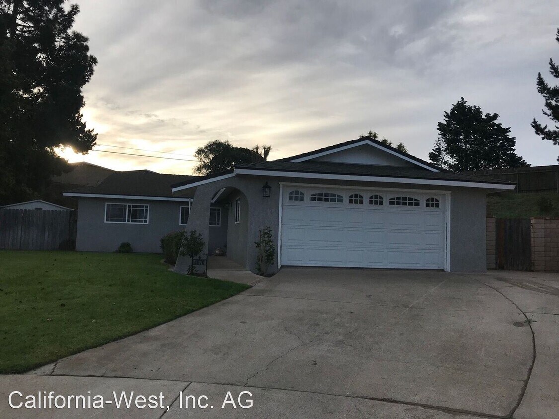 3 br, 2 bath House 4070 Berrywood Dr. House Rental in Santa Maria