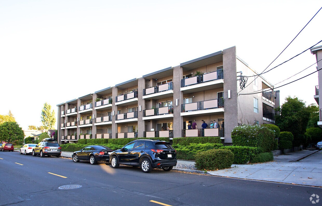 Primary Photo - Elm Terrace