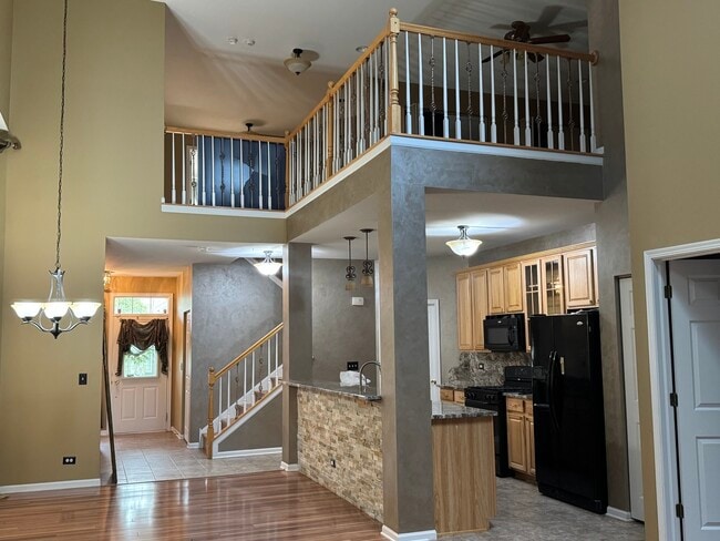Building Photo - 916 Bluebell Cir