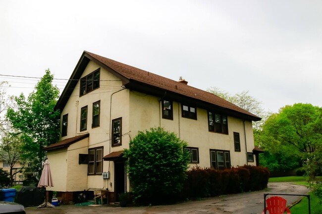 Building Photo - N Winton