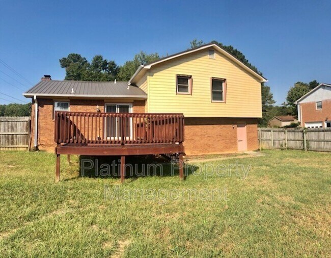 Building Photo - 4300 Brandywine St SE
