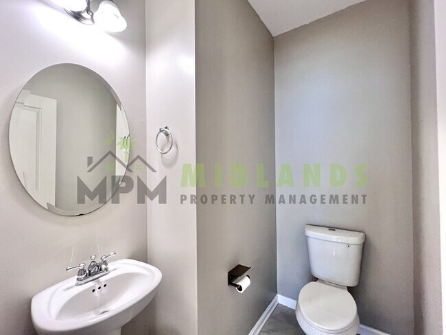 Building Photo - 464 Edenhall Dr