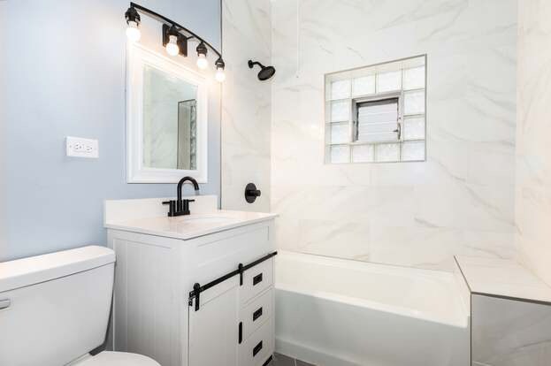 Foto del edificio - 7514 S Langley Ave