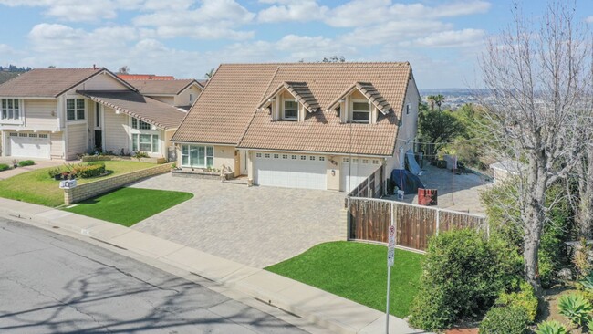 Building Photo - Spacious Rental in Anaheim Hills