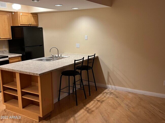 Foto del edificio - 8841 North 8th St