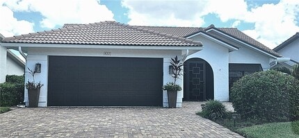Building Photo - 421 Kings Way