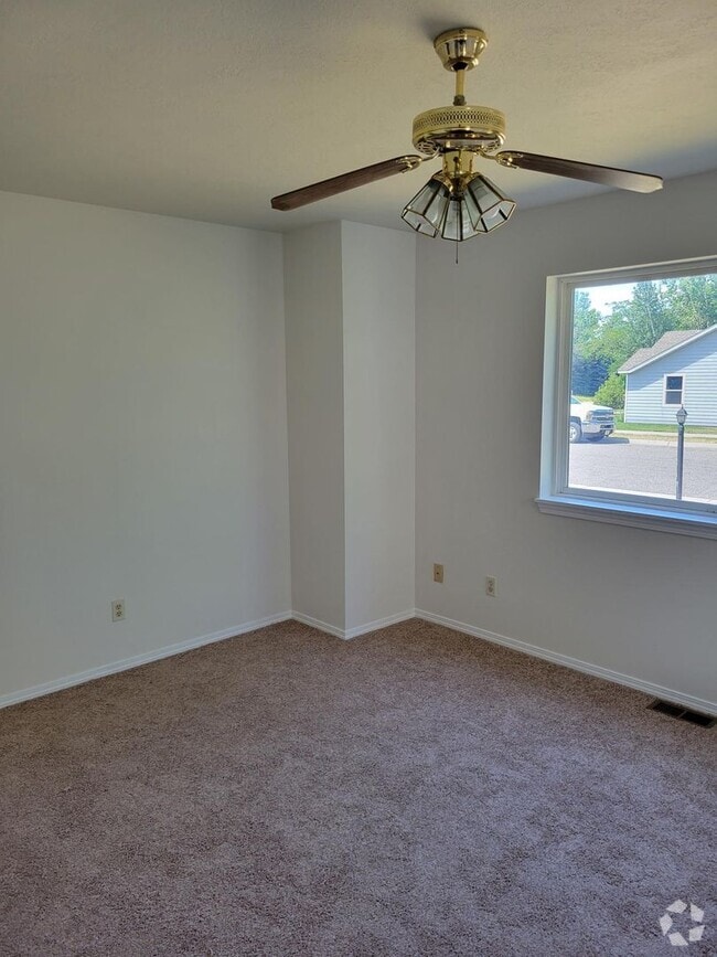 Building Photo - 3606 Golden Valley Dr