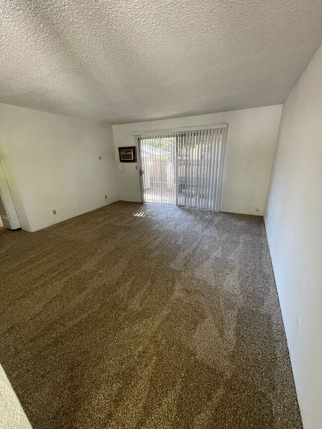 Building Photo - 8865 Amapoa Ave