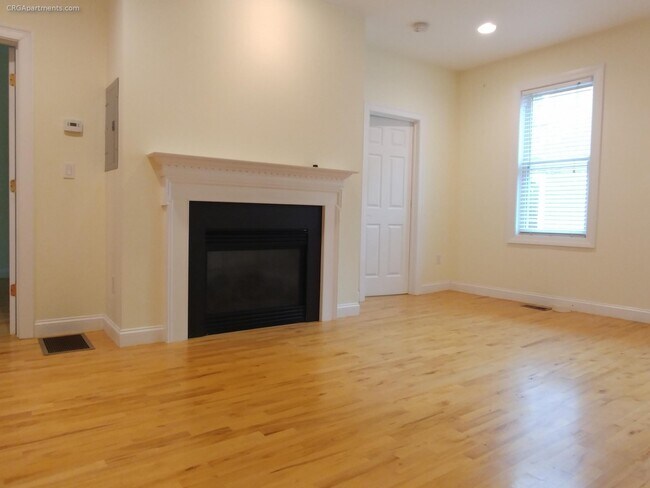 Building Photo - 8 Mullins Ct
