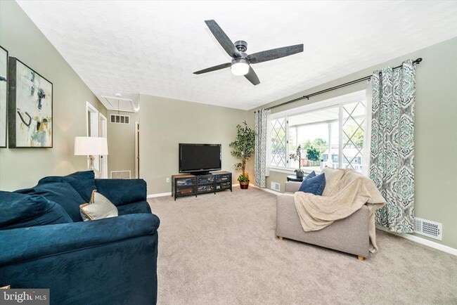 Foto del edificio - 8409 Woodward St