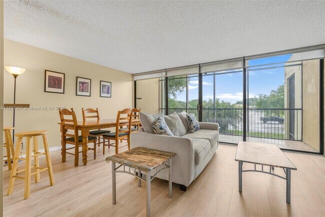 Foto del edificio - 2911 SW 87th Ter