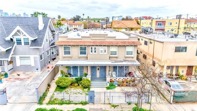 Foto del edificio - 3102 Kenwood Ave