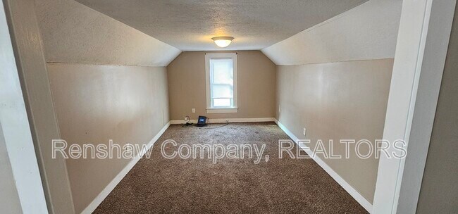 Building Photo - 112 N Sampson Ave