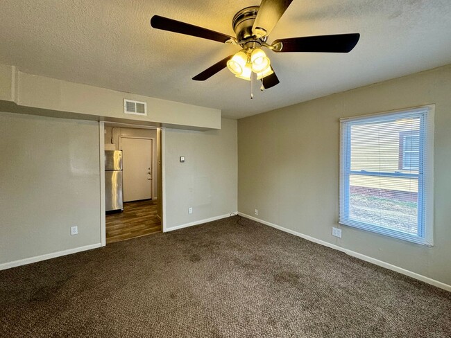 Foto del edificio - Affordable 2-Bedroom South Wichita