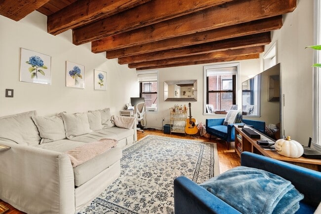 Foto del edificio - 120 Commercial St