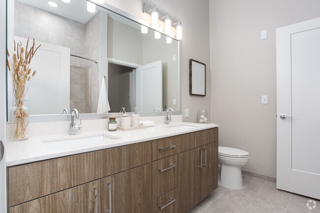 1HAB, 1BA - 779 ft² - Sloan Clarendon