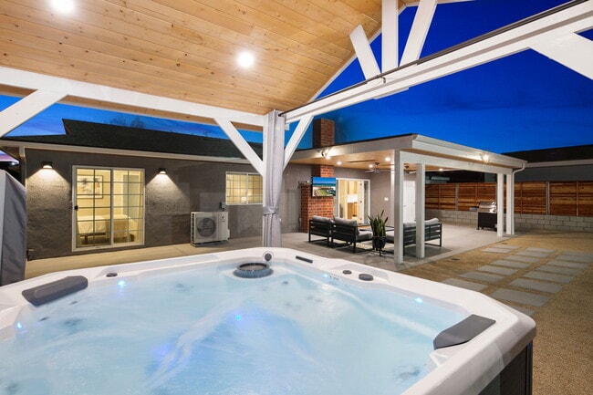 Building Photo - 1648 El Prado Ave