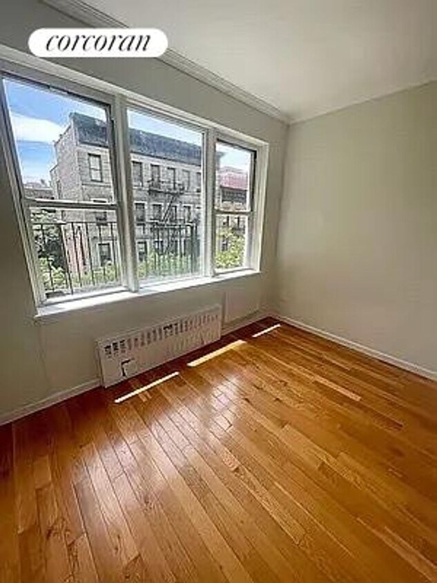 Primary Photo - 235 E 27th St