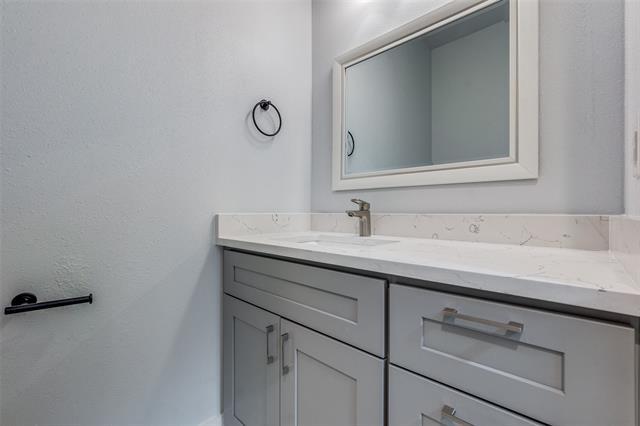 Building Photo - 2318 Stutz Dr