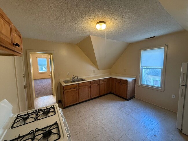 Foto del edificio - 60-62-62 Acushnet Ave