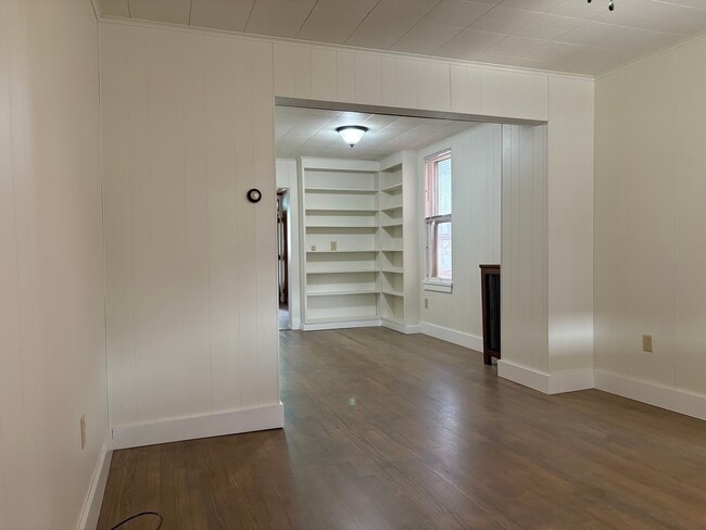 Building Photo - 341 High St