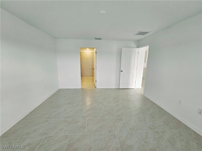 Foto del edificio - 17700 Paradiso Wy