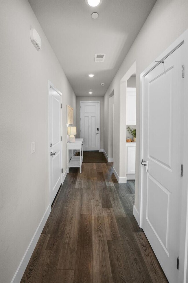 Building Photo - Bright Spacious 4BD/3BA Single-Family Home in Rocklin's Whitney Ranch!