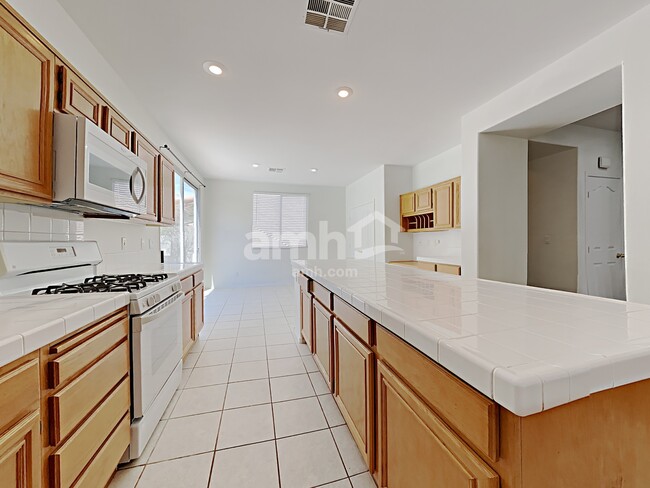Building Photo - 9055 Hunting Arrow St