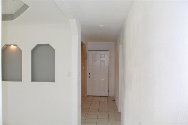 Foto del edificio - 1108 Arboledas Dr