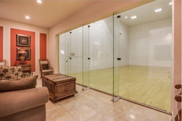 Indoor Court - 11568 Westwood Blvd