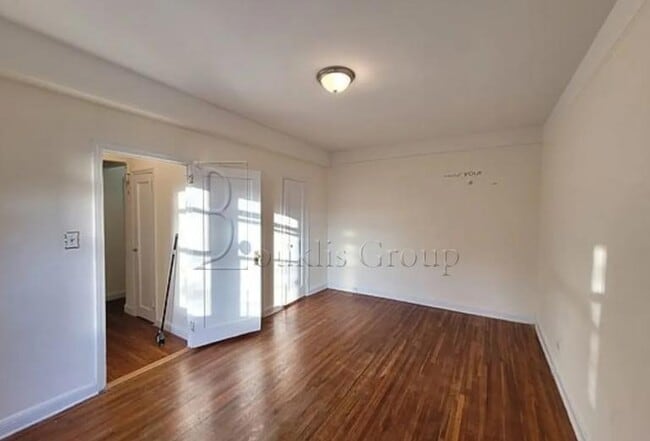 Building Photo - 1 bedroom in BAYSIDE NY 11361