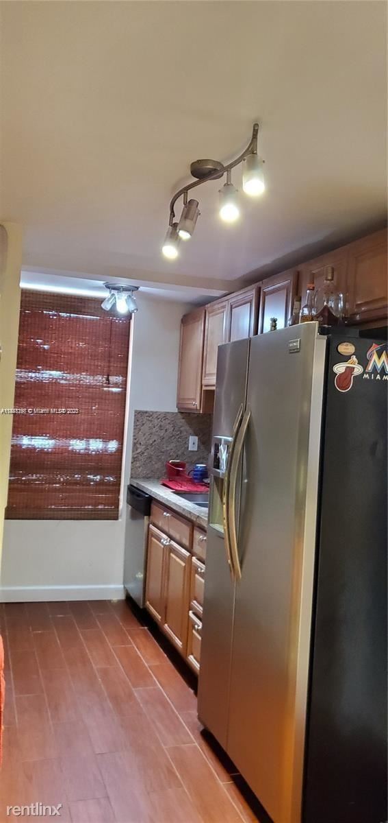 Building Photo - 3 br, 2.5 bath House - 14130 Kendale Lakes...