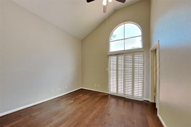 Building Photo - 8538 Sparkling Springs Dr