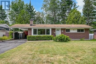 Building Photo - 16 Solva Dr