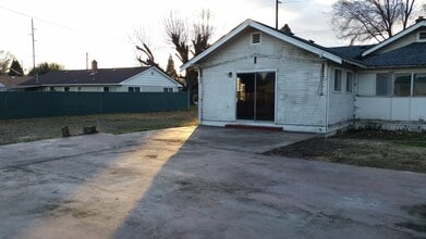 Building Photo - 1301 S 16th Ave